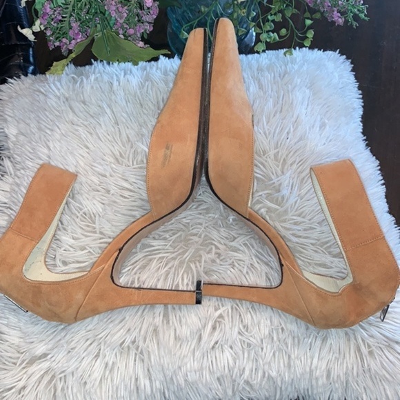 Michael Shannon Tan Suede Leather Pumps with Ankle Strap and Back Zipper Size 9B - Picture 4 of 10